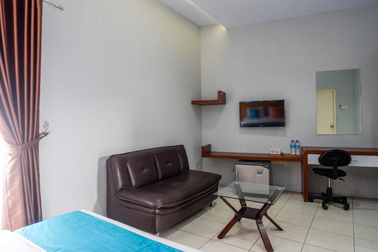 Sans Hotel Absari Yogyakarta Jarakan المظهر الخارجي الصورة